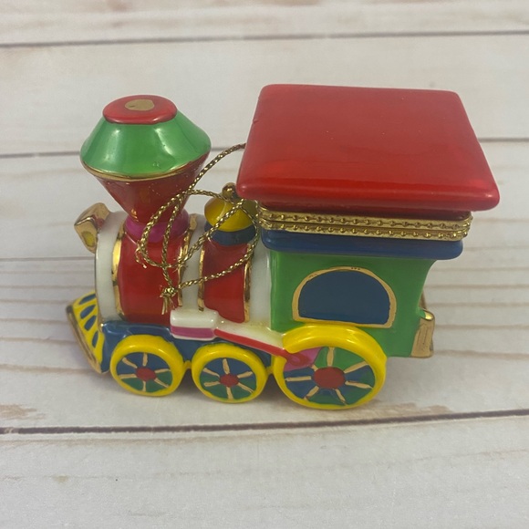 AGC Train Bear Porcelain Trinket Box Ornament American Greeting Cards 2001 - Picture 3 of 9